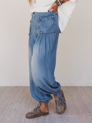 east-bay-loose-fit-cargo-jeans-denim/Denim