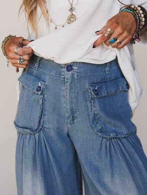 east-bay-loose-fit-cargo-jeans-denim/Denim