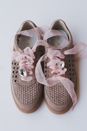 love-me-woven-sneakers-dark-taupe/Taupe