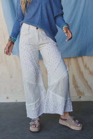 bloom-stitch-crochet-contrast-jeans-cream/Cream