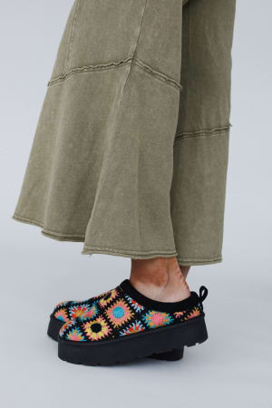 Crochet Hug Slipper Shoes: undefined