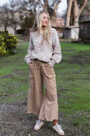 zinnia-textured-flower-top-beige/Beige