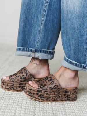 Harbor Platform Slide - Leopard 8 / Leopard