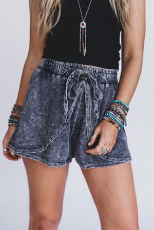 petal-drift-shorts-black/Black