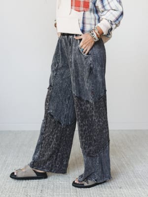 Printed Spirit Wide Leg Pants - Ash Black S / Ash Black