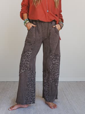 printed-spirit-wide-leg-pants-brown/Brown