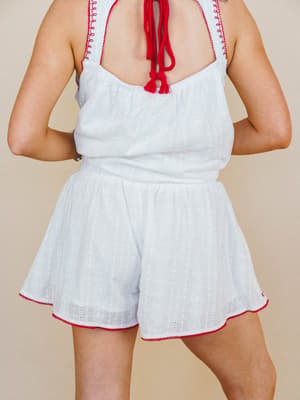 Dreaming of Islands Embroidered Shorts - Off White Red L / Off White Red