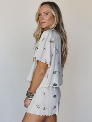 Fleur Amore Embroidered Tie Front Top - Oatmeal L / Beige