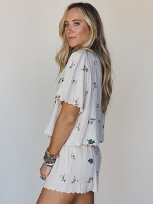 Fleur Amore Embroidered Tie Front Top - Oatmeal L / Beige