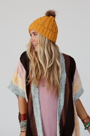 cable-knit-faux-fur-pom-beanie-mustard/Mustard