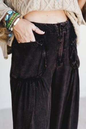 east-bay-loose-fit-cargo-jeans-black/Black