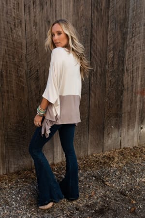coffee-sunsets-v-neck-top-cream-brown/Cream Mocha