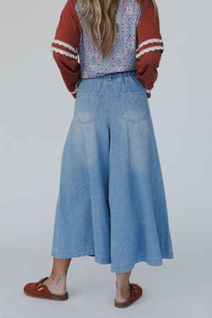 frontier-flare-jeans-light-wash/Light Wash