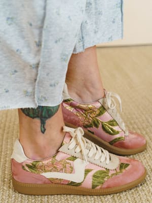 Kyla Sneaker: undefined