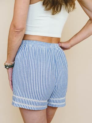 Close to Haven Shorts
- Blue White L / Blue White