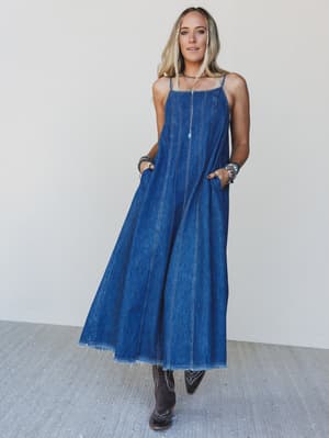 Bowtied Belle Maxi Dress: undefined