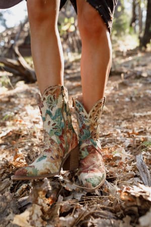 Canyon Rose Boots in Multi from 3BN