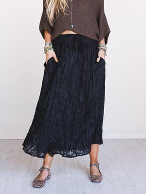 coyote-bloom-floral-maxi-skirt-black/Black