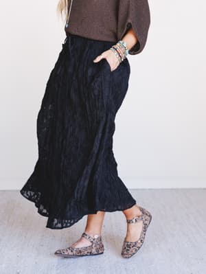 coyote-bloom-floral-maxi-skirt-black/Black