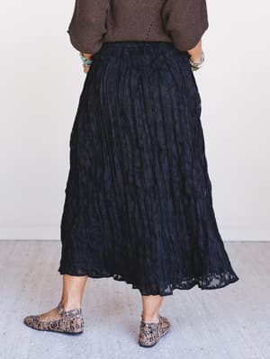 coyote-bloom-floral-maxi-skirt-black/Black