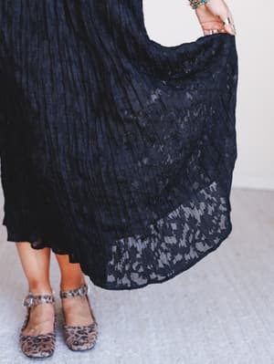 coyote-bloom-floral-maxi-skirt-black/Black