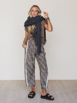 cabin-calling-blanket-scarf-blue-1/Blue