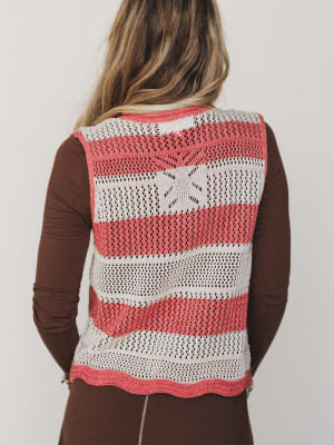 Wave Line Knit Vest - Coral Red L / Coral Red