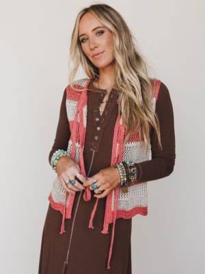 Wave Line Knit Vest - Coral Red L / Coral Red