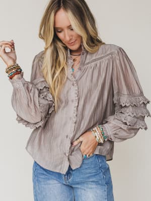 boho-romance-blouse-ash-mocha/Ash Mocha