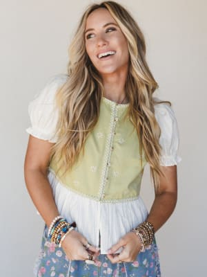 Heart to Hand Top - Light Olive L / Light Olive