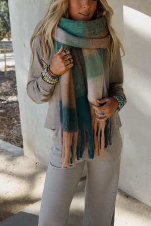 everest-cozy-plaid-scarf-green/Green