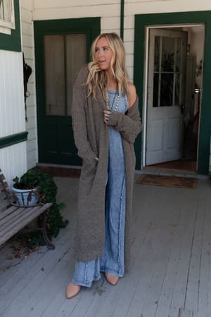 wednesday-cardigan-olive/Olive