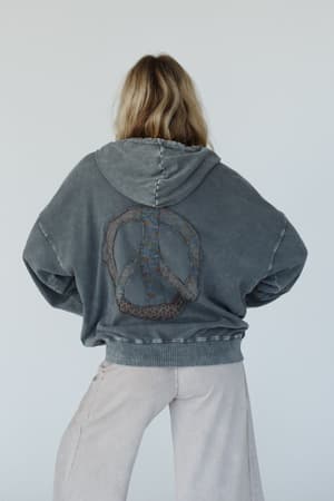 janelle-peace-patch-sweatshirt-top-ash/Ash