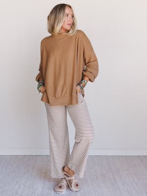 the-nest-brayden-oversized-pullover-camel/Camel