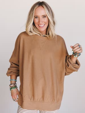 the-nest-brayden-oversized-pullover-camel/Camel