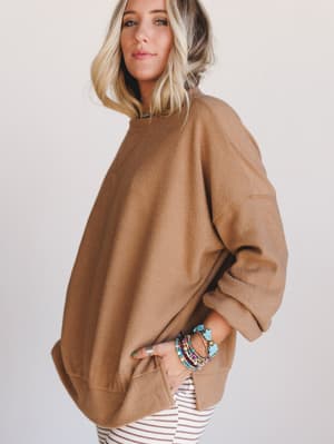 the-nest-brayden-oversized-pullover-camel/Camel