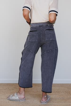 nothing-less-barrel-pants-black/Black