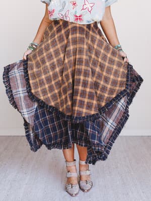 Sand Dancer Plaid Skirt in Navy