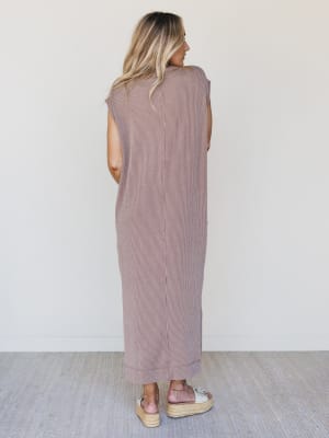 The Nest Madeline Textured Maxi Dress - Acorn M / Acorn