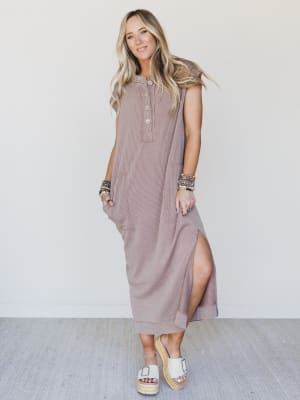The Nest Madeline Textured Maxi Dress - Acorn M / Acorn