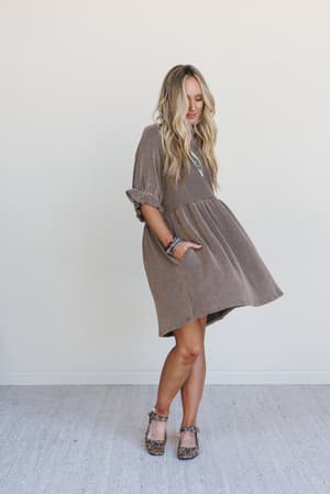 the-nest-open-sky-dress-camel/Camel