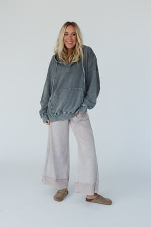 janelle-peace-patch-sweatshirt-top-ash/Ash