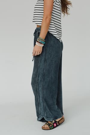 so-comfy-wide-leg-cropped-pant-new-navy/Navy
