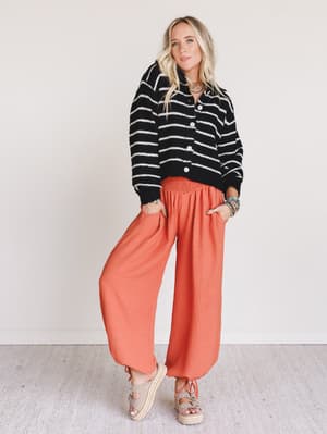 juniper-muse-sweater-black/Black