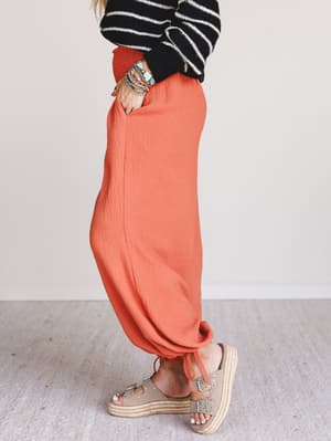 the-nest-oceana-cinched-pants-pumpkin/Pumpkin
