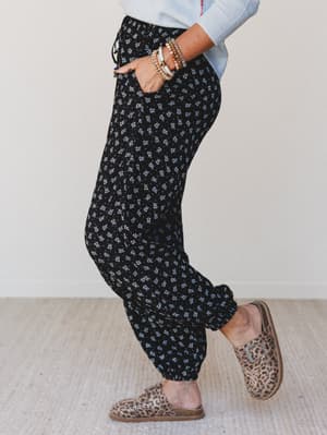 the-nest-emberlyn-wide-leg-cinched-pants-black/Black