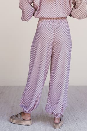 the-nest-mystic-mirage-printed-joggers-burgundy/Rose