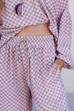 the-nest-mystic-mirage-printed-joggers-burgundy/Rose
