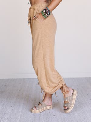 the-nest-solie-cinched-pants-mustard/Mustard