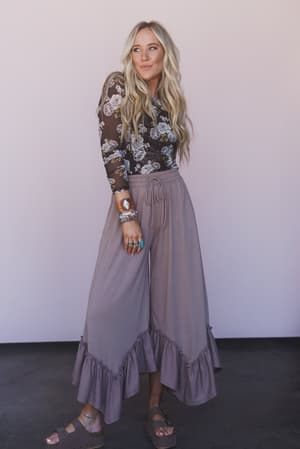 the-nest-serene-flow-ruffled-pants-coco/Brown